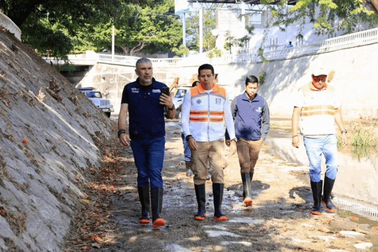 Supervisa Ángel Torres desazolve del río Sabinal para prevenir riesgos en Tuxtla