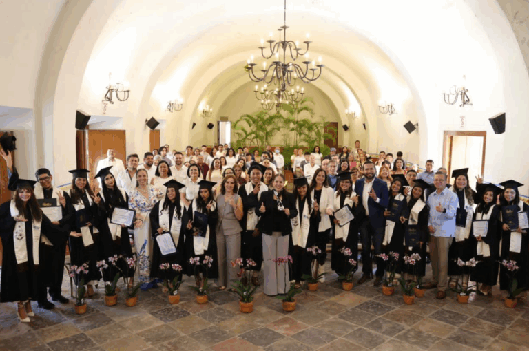 Egresan primeros licenciados en Gestión del Bienestar de la UTEZ en Morelos