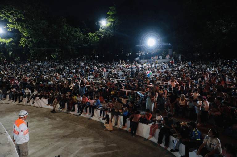 Ángel Torres encabeza masiva celebración del Día de Reyes en Tuxtla