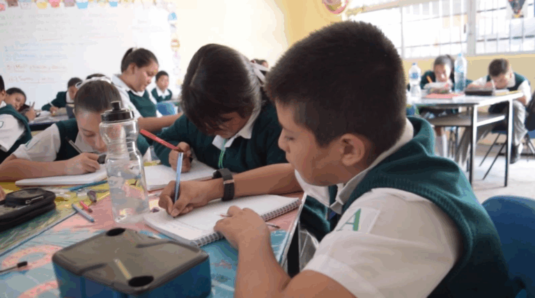 Más de 321 mil estudiantes de educación básica regresan a clases en Morelos