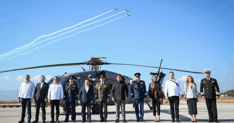 Ángel Torres reconoce labor de la Fuerza Aérea Mexicana en su 111 aniversario