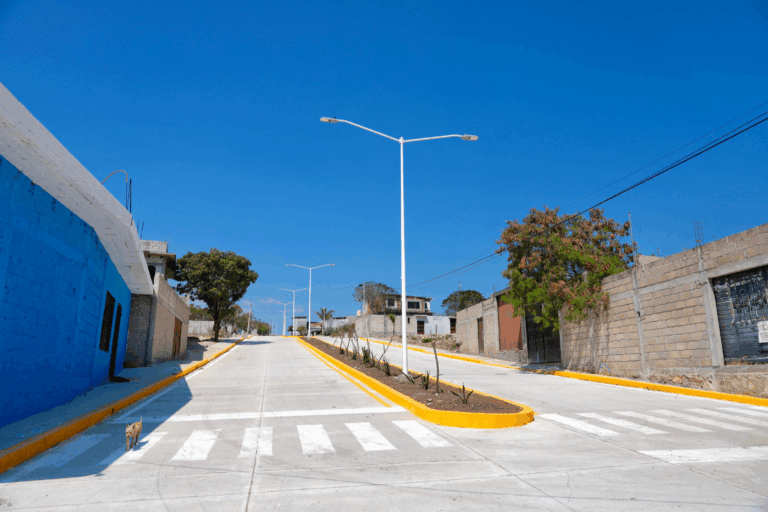 Inaugura Ángel Torres cerca de un kilómetro de pavimentación con concreto hidráulico, en la colonia Satélite Loma Larga