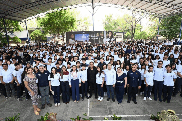 Eduardo Ramírez entrega mobiliario e insumos al Cobach y fortalece infraestructura educativa en el Cebech