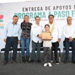 En Tuxtla Gutiérrez, Eduardo Ramírez y Paco Chacón entregan apoyos del programa A Paso Firme
