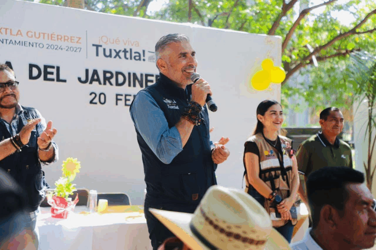 Reconocen a jardineros de Tuxtla por su labor en el cuidado de espacios públicos