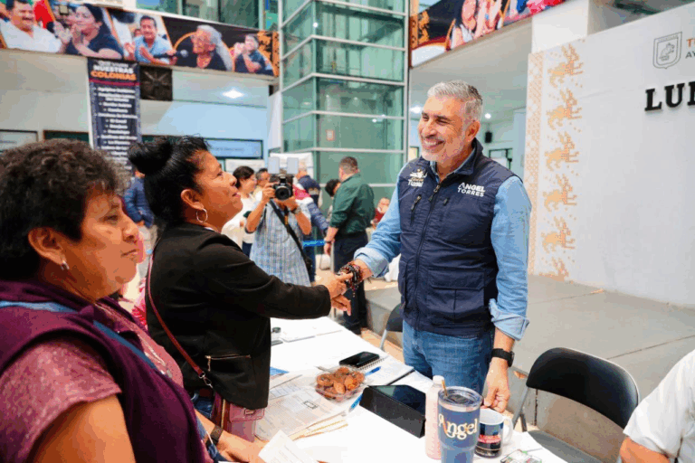 Ángel Torres reafirma compromiso ciudadano durante el “Lunes del Pueblo”