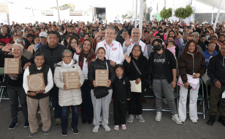 Pepe Chedraui entrega más de 3 mil 900 despensas en Xilotzingo con el programa “Alimentación Imparable”