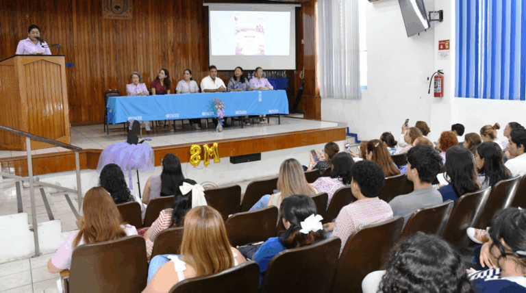 UNACH realiza conversatorio sobre liderazgo femenino en la educación superior