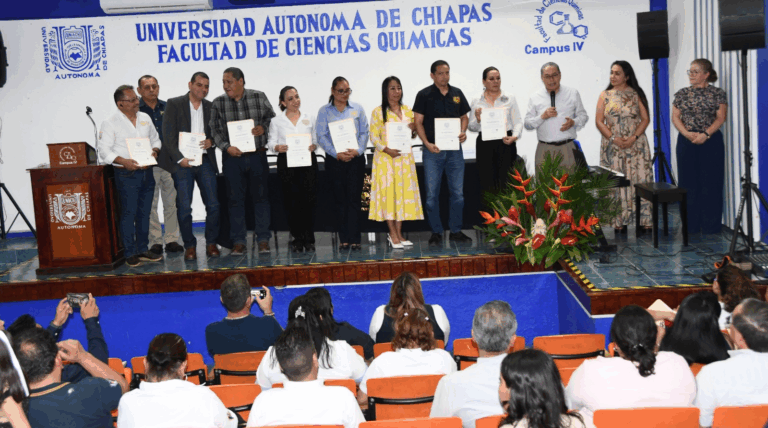 UNACH reconoce a docentes que contribuyen al Modelo Educativo Humanista Intercultural con visión 2050