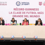 CDMX busca romper Récord Guinness con la clase de futbol más grande del mundo en el Zócalo