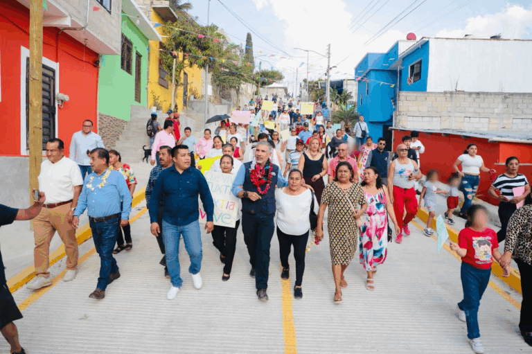 Ángel Torres está transformando la colonia La Esperanza con Calles Felices