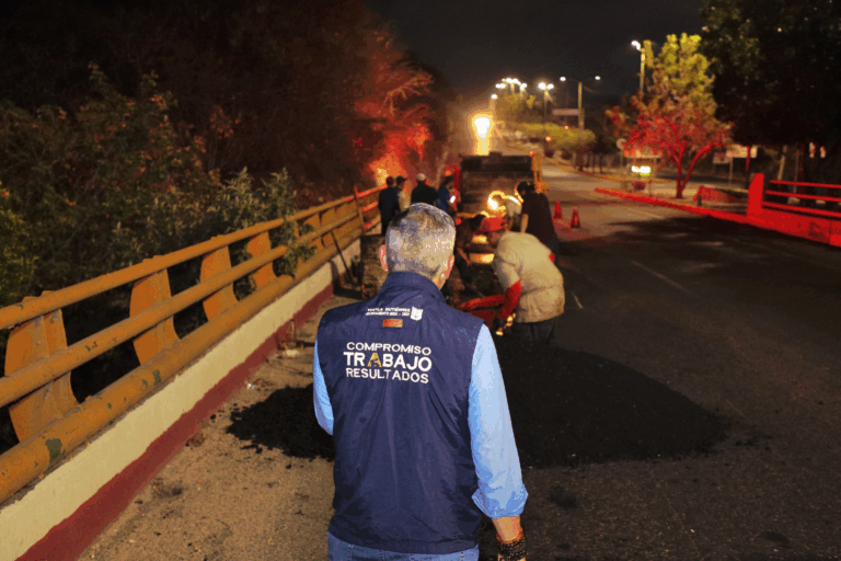 Ángel Torres da continuidad al programa “Bacheando Tuxtla” en vialidades principales de la capital