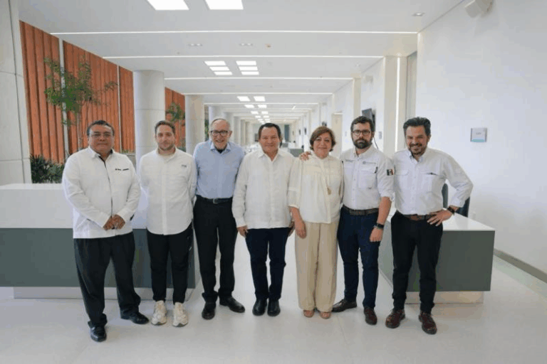 Gobiernos de México y Yucatán refuerzan coordinación para ampliar el acceso a servicios de salud