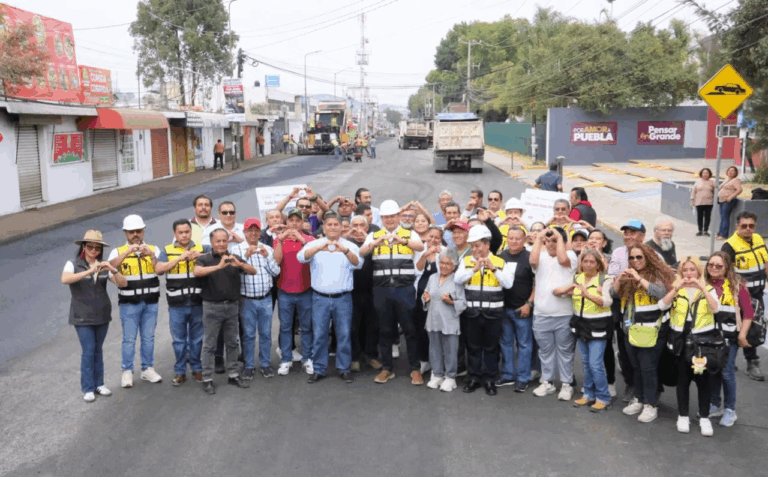 Avanza al 50% pavimentación de calle olvidada por más de dos décadas en Puebla