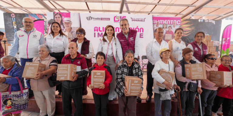 Pepe Chedraui y MariElise Budib llevan apoyo alimentario a familias de La Libertad