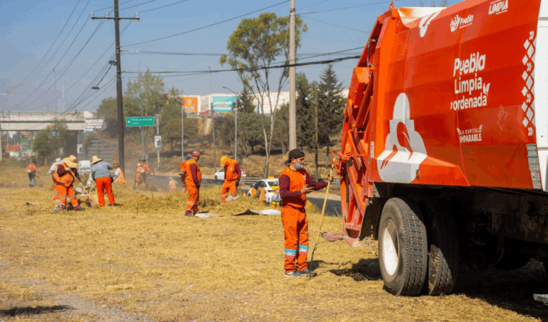 Gobierno de Pepe Chedraui realiza faena comunitaria en Villa Frontera