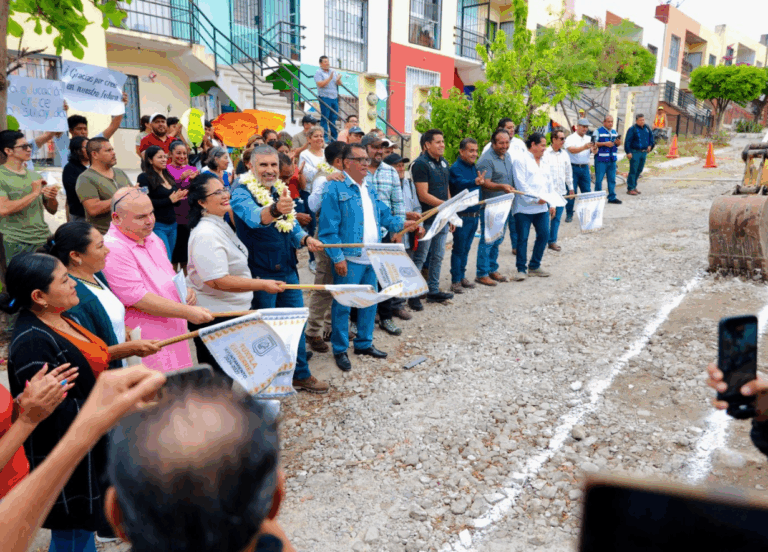 Arranca Ángel Torres obra vial en Real del Bosque con el programa Calles Felices