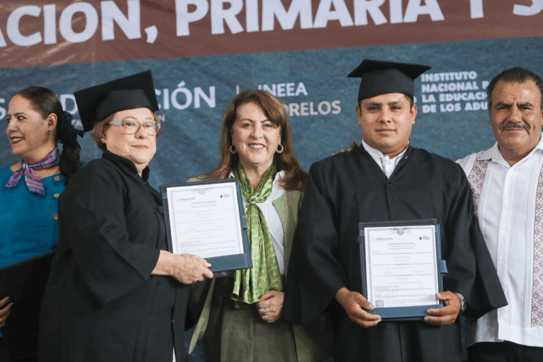 Margarita González Saravia anuncia becas para personas mayores de 15 años que estudien primaria y secundaria