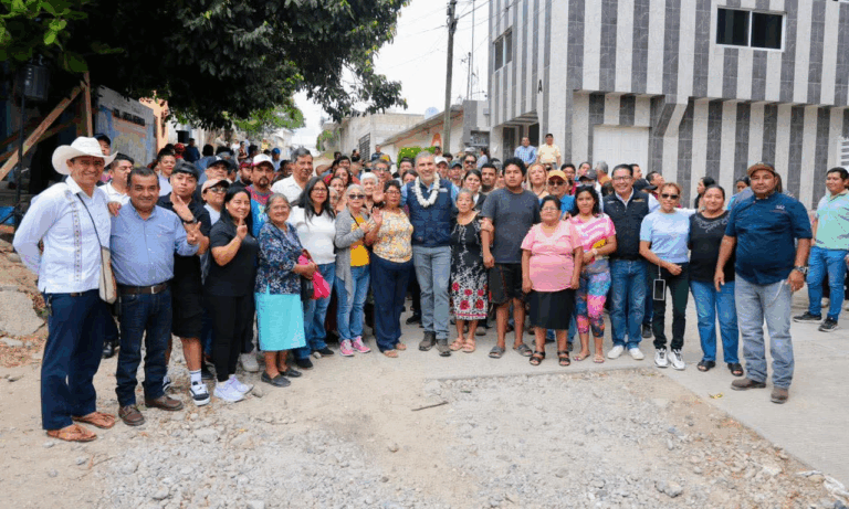 Calles Felices llega a Vista Hermosa Popular: inician pavimentación tras décadas de rezago
