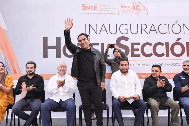 Asiste Eduardo Ramírez a la inauguración del Hotel del Maestro de la Sección 40, en Tuxtla Gutiérrez
