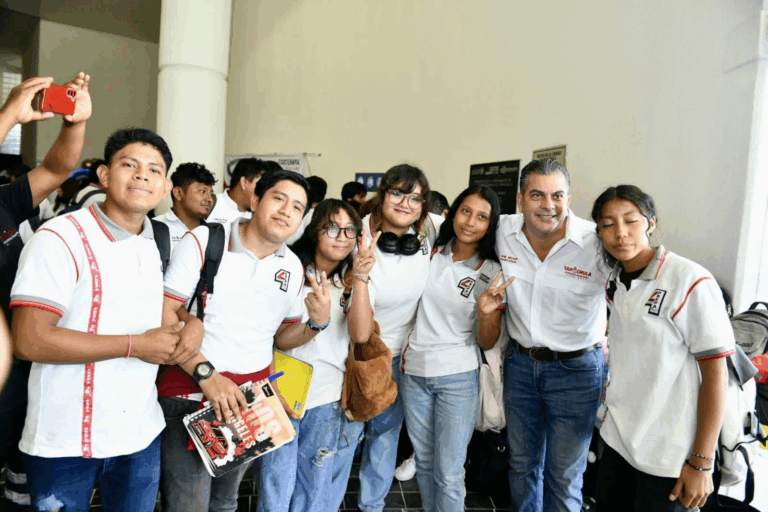 Refrenda Yamil Melgar compromiso con jóvenes en Feria Profesiográfica de Tapachula
