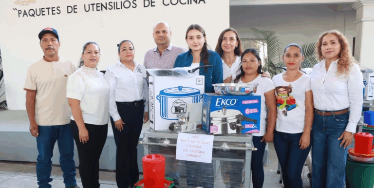 Villaflores fortalece alimentación escolar con entrega de utensilios a comités