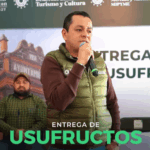 Entregan constancias de usufructo a locatarios del Mercado Domingo Arenas en Texmelucan