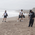Gobierno de Veracruz realiza limpieza de hidrocarburo en playas de Chalchihuecan
