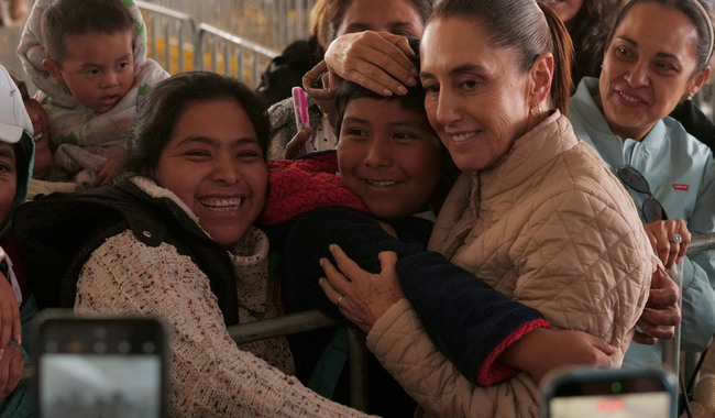 Sheinbaum entrega títulos agrarios a mujeres en CDMX y avanza meta nacional de 150 mil