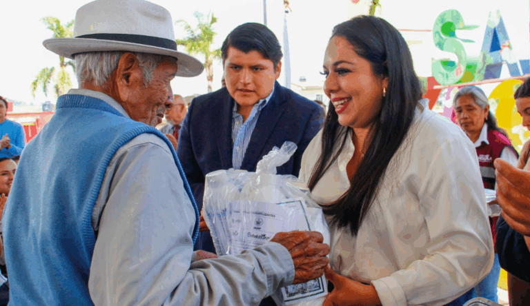 Gobierno de Cholula entrega biofertilizantes para fortalecer el campo y el bienestar social