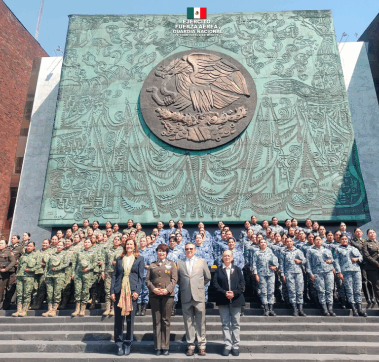 Inauguran en la Cámara de Diputados exposición “Mujer en las Fuerzas Armadas”
