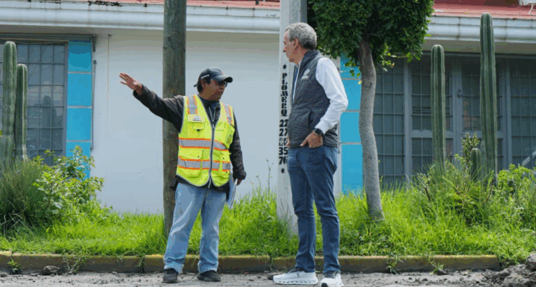 Refuerzan bacheo en El Refugio para mejorar vialidades en Puebla capital