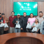 Gobierno de Texmelucan apoya a boleros con entrega de kits de trabajo