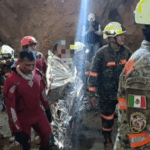 Rescatan con vida a minero tras 14 días en Sinaloa; continúa búsqueda de último trabajador