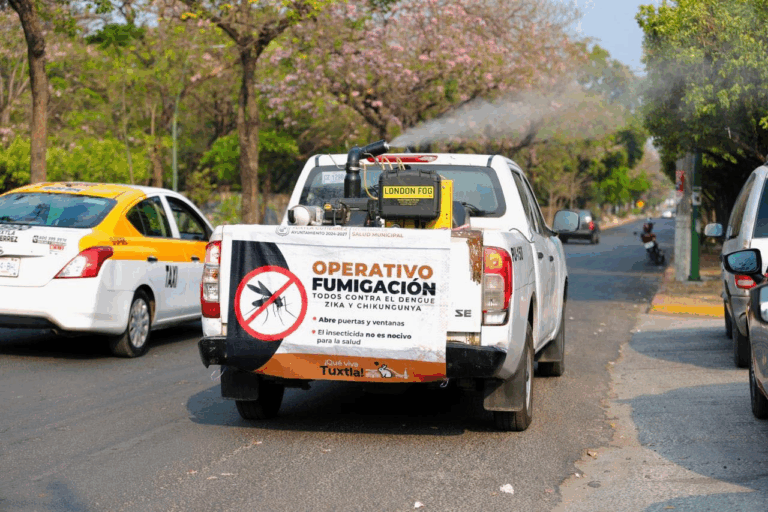 Realiza Ayuntamiento de Tuxtla fumigación preventiva en el Parque de la Mujer Soldado