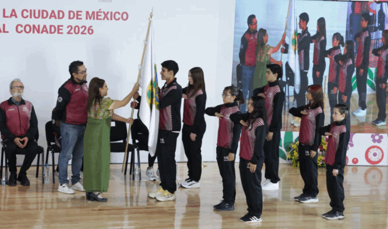 Clara Brugada abanderan a delegación capitalina rumbo a la Olimpiada Nacional CONADE 2026 y anuncia apoyos a atletas