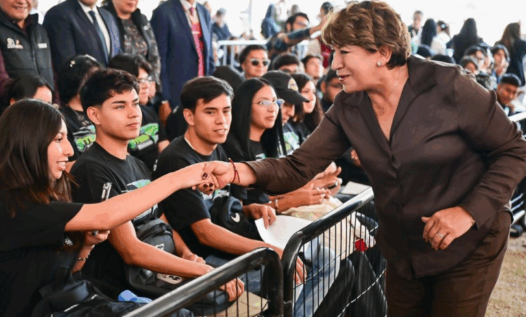 Edomex fortalece la permanencia escolar con más de 37 mil becas por aprovechamiento