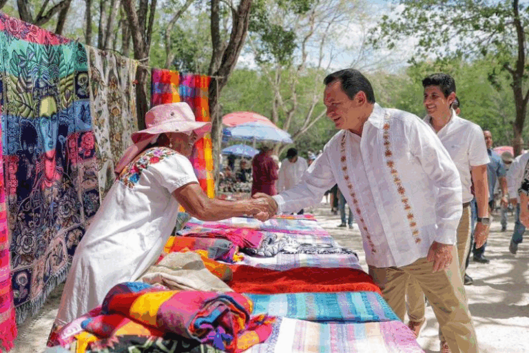 Gobierno de Yucatán mejora condiciones para artesanos en Chichén Itzá con reorganización de espacios
