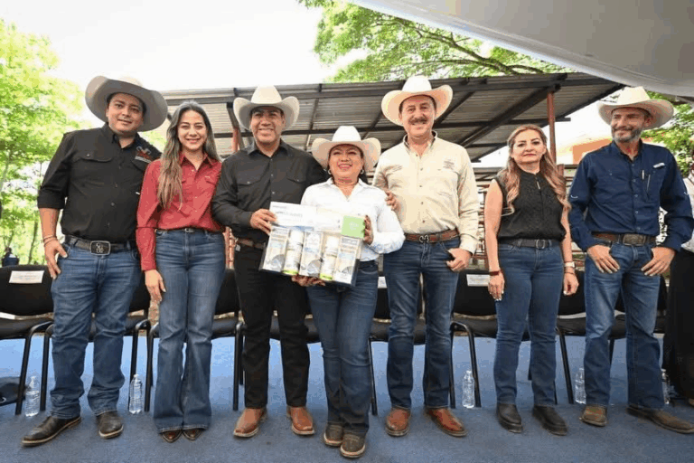 Eduardo Ramírez encabeza arranque de campaña preventiva contra el gusano barrenador en Chiapas