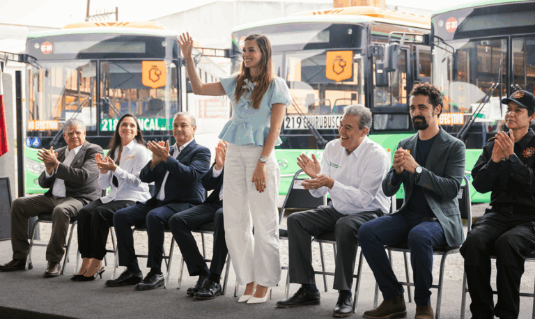 Nuevo León refuerza su movilidad con 62 nuevas unidades de transporte público