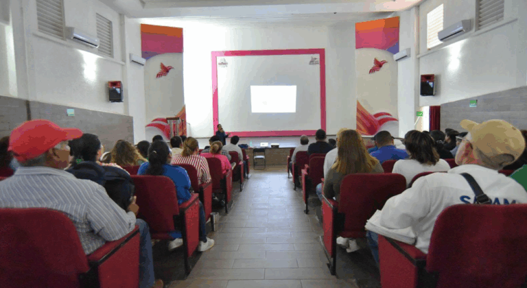 Villaflores refuerza acciones ambientales con capacitación en consumo responsable