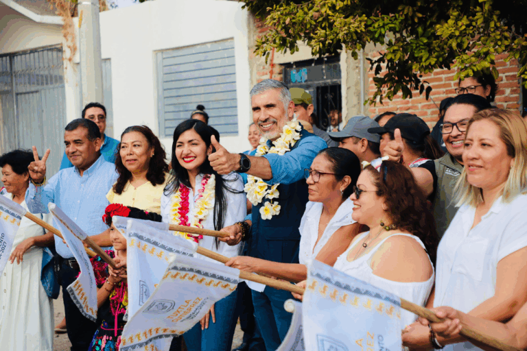 Llega Calles Felices a la colonia Adonahí con el presidente Angel Torres