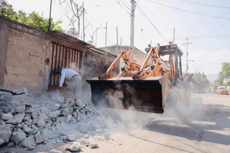 “Chuleando Tuxtla” retira más de 1,300 toneladas de escombro en la capital