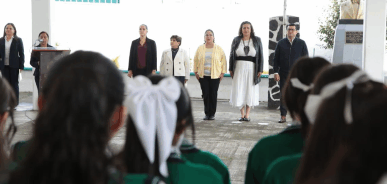 Becas y apoyos educativos fortalecen permanencia escolar en Veracruz