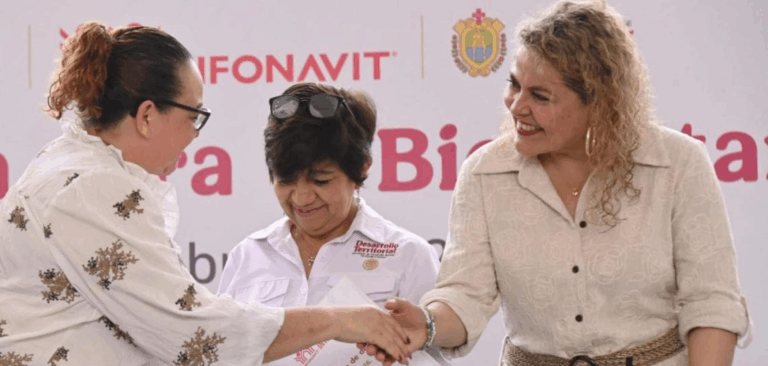 Respalda Gobierno de Veracruz entrega de 91 viviendas en Coatzacoalcos