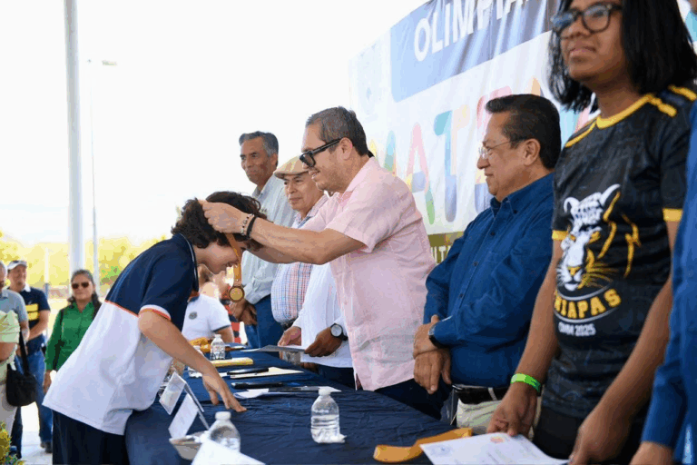 Reconoce la UNACH a talentos chiapanecos en Olimpiadas de Matemáticas