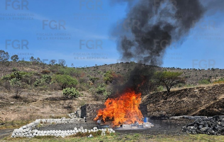 FGR incinera más de 400 kilos de narcóticos asegurados en operativos