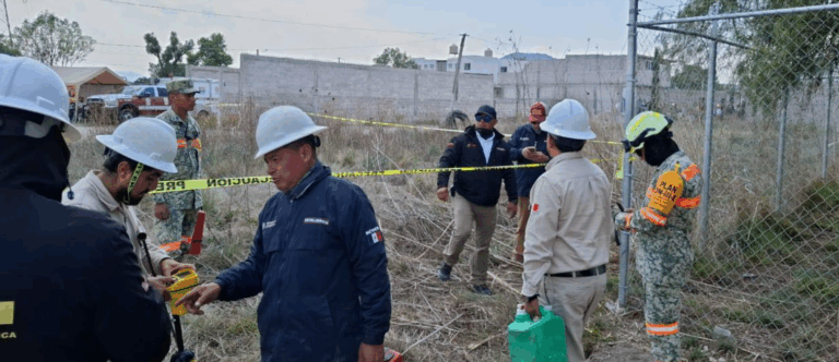 Pemex atiende emergencia por derrumbe en túnel clandestino en Acolman