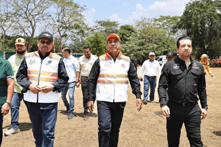 Combatiremos los incendios por tierra y aire: Eduardo Ramírez