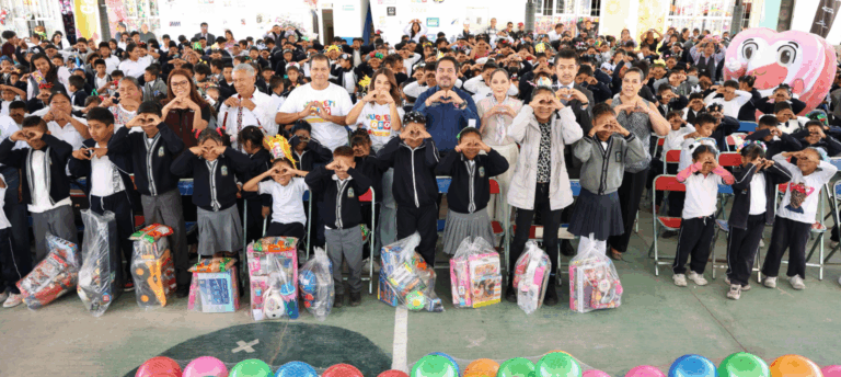“JuguetiOro 2026” llena de alegría a la niñez de Azumiatla con apoyo del Gobierno de Puebla